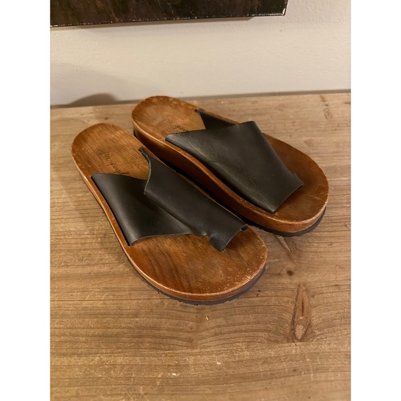 Free People Shoes - Free People Black Leather Wood Platform Slide Sandals Toe Loop Made in Spain